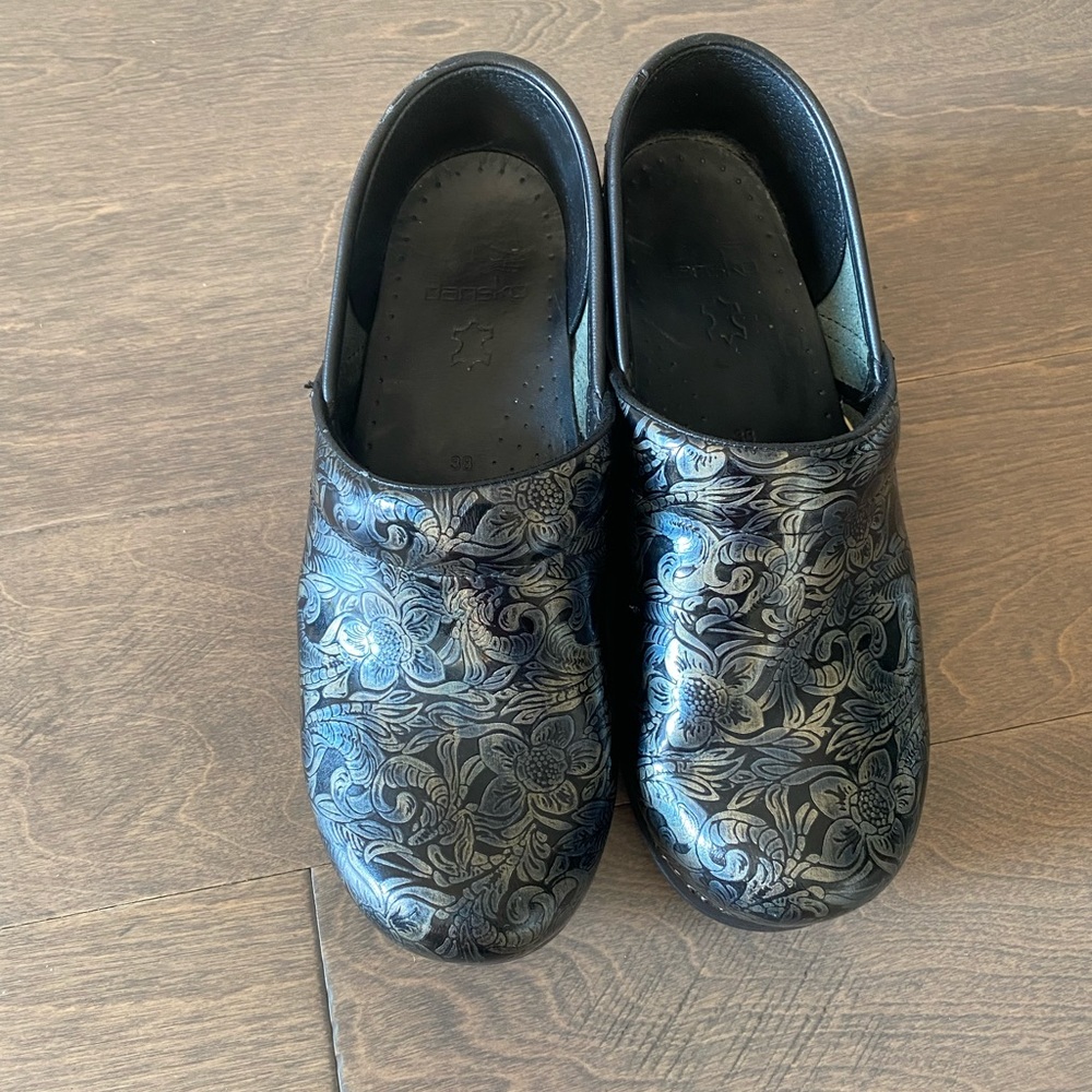 Dansko tooled embrossed floral black blue metallic professional woman’s …